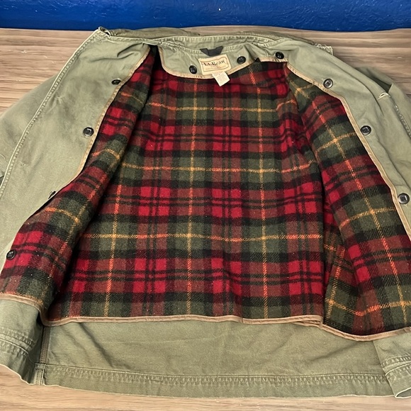 L.L. BEAN CHORE COAT MENS MED/LARGE GREEN - Picture 9 of 17